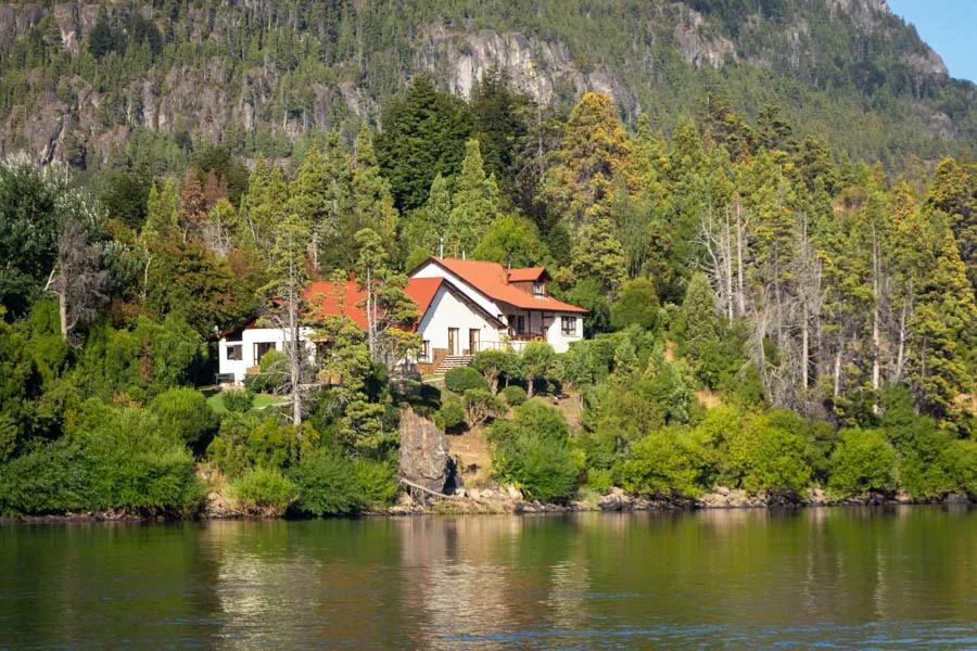 El Encuentro Lodge is perched above the banks of the Rio Futaleufú