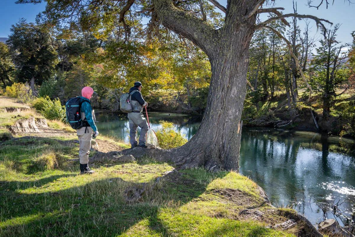 Sight fishing is the name of the game on Río Cochrane. Spring conditions and hatches offer the best chance for success on this technical stream. Sight fishing is the name of the game on Río Cochrane. Spring conditions and hatches offer the best chance for success on this technical stream.