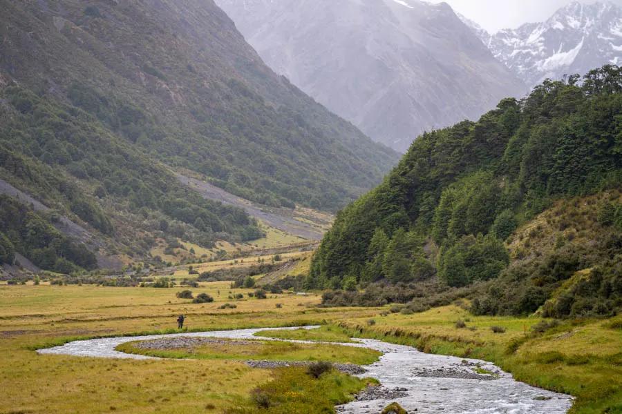 Many of the fisheries that Cedar Lodge fishes are high sub-alpine valleys nestled deep within the towering Southern Alps