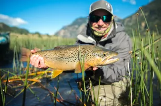 Fishing the read beds of Lago Elizalde