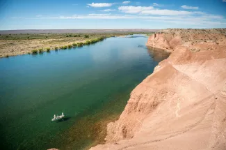 Big water, big fish on the Limay