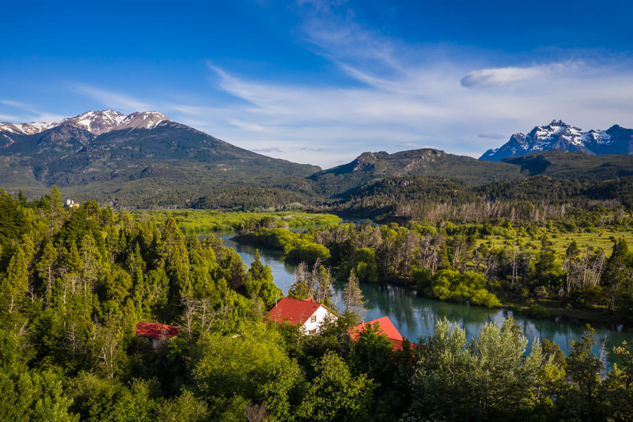 El Encuentro Lodge overlooks the Futaleufu River and the Andes Mountain Range