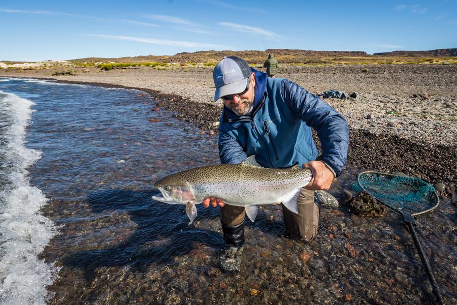 Yet another nice rainbow caught out of the breaking waves of Lago Strobel